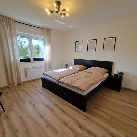 Am - Obergeschoss - Ruhige Lage - Eigener Garten