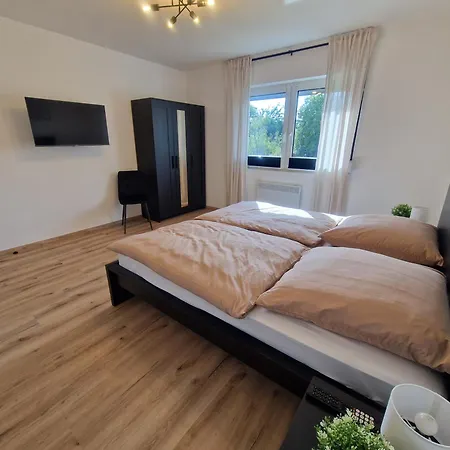 Am - Obergeschoss - Ruhige Lage - Eigener Garten *