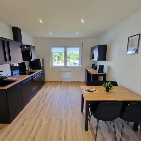 Apartment Am - Obergeschoss - Ruhige Lage - Eigener Garten *