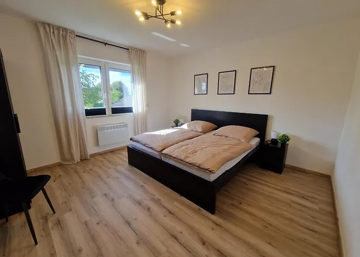 Am - Obergeschoss - Ruhige Lage - Eigener Garten