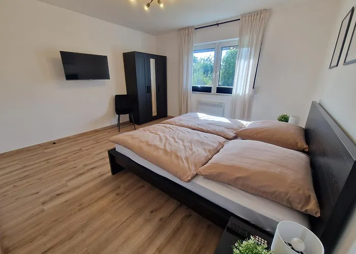 Am - Obergeschoss - Ruhige Lage - Eigener Garten *